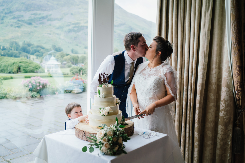 rustic wedding cake wooden log slice rustic wedding cake wooden log slice